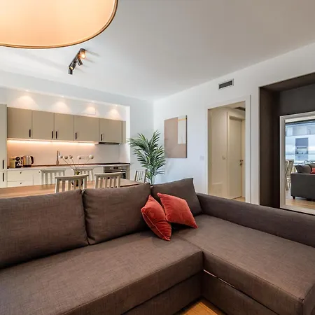 Uptown Nest - Terrazzo Privato E Garage Apartment *